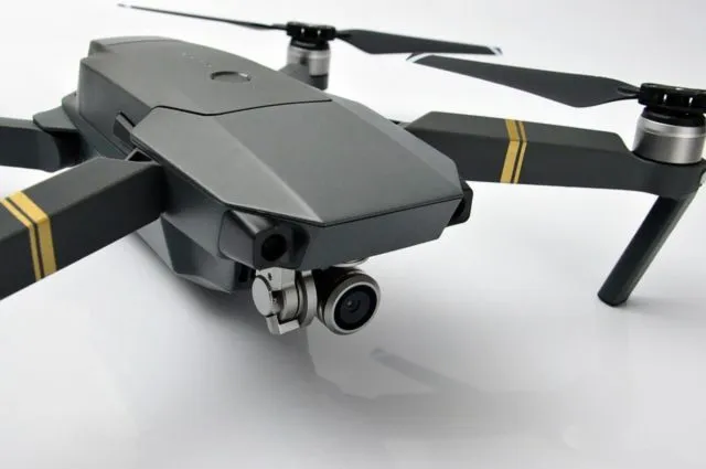 Dron z kamerą do nauki – jaki model wybrać?